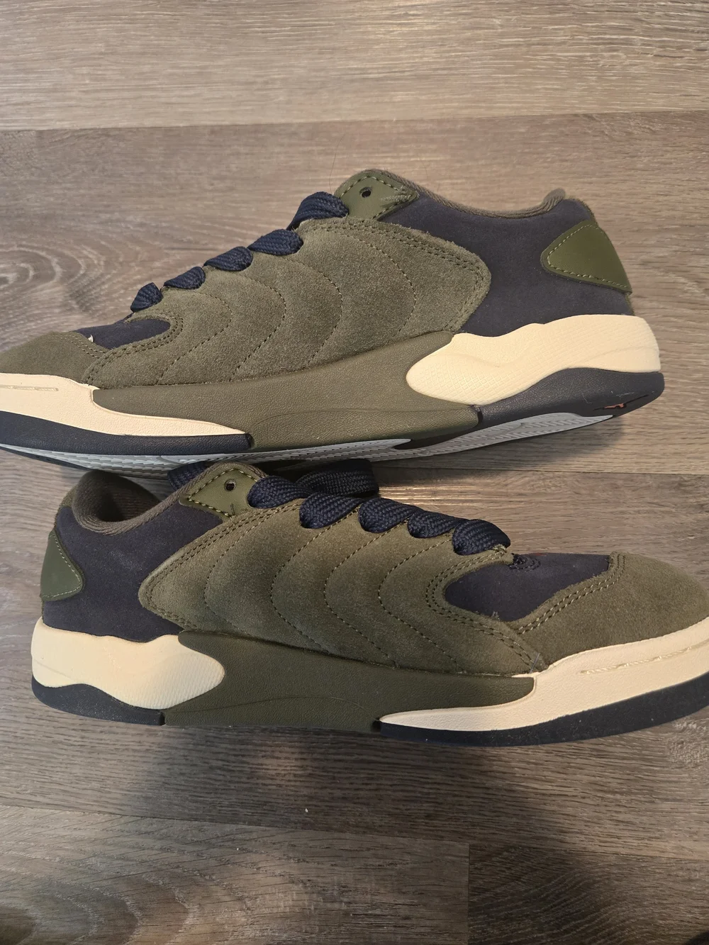 Nike Air Jordan Flight Men’s Size 8.5 Olive Navy Suede NEW